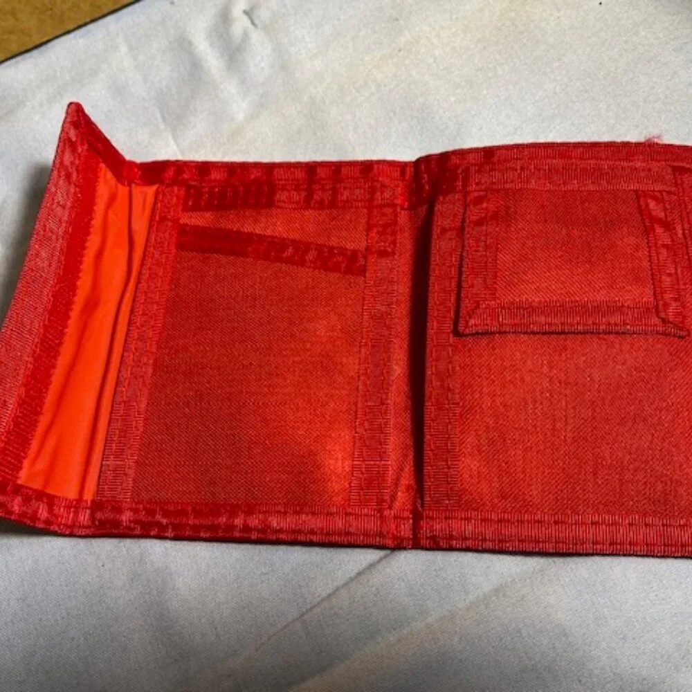 NEW Vintage 1980's Canvas Bucks Unisex Wallet BI/TRI FOLD Red with Logo